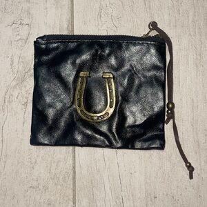 Horseshoe change purse with zipper